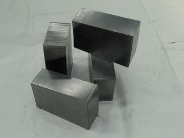 Направьте скрепленные кирпичи магнезии в нормальном размере для индустрии металлургии
